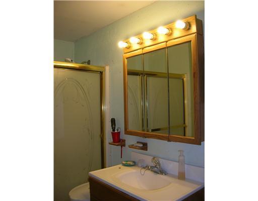 1036 Middle Road Dresden, ME 04342 - Photo 8 of 15 Bathroom.