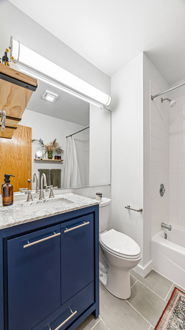 809 North Racine Avenue, Unit 204 Chicago, IL 60642 - Photo 15 of 20