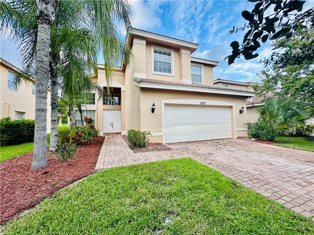 $469,990 | 1923 Grey Falcon Circle Southwest, Vero Beach, FL 32962