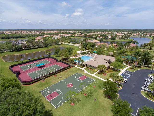 $469,990 | 1923 Grey Falcon Circle Southwest, Vero Beach, FL 32962