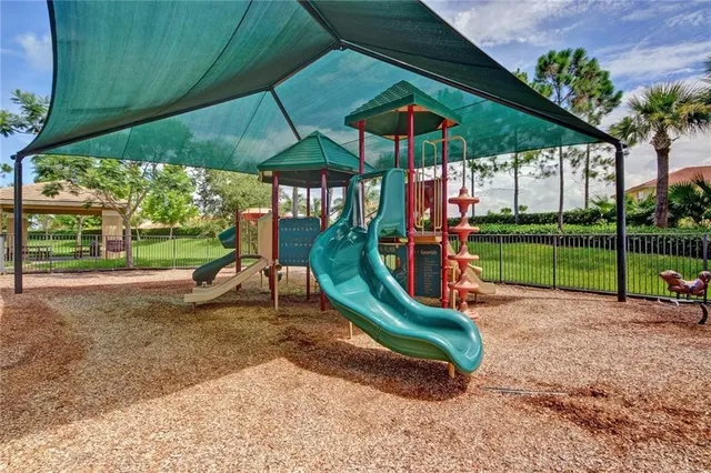 $469,990 | 1923 Grey Falcon Circle Southwest, Vero Beach, FL 32962