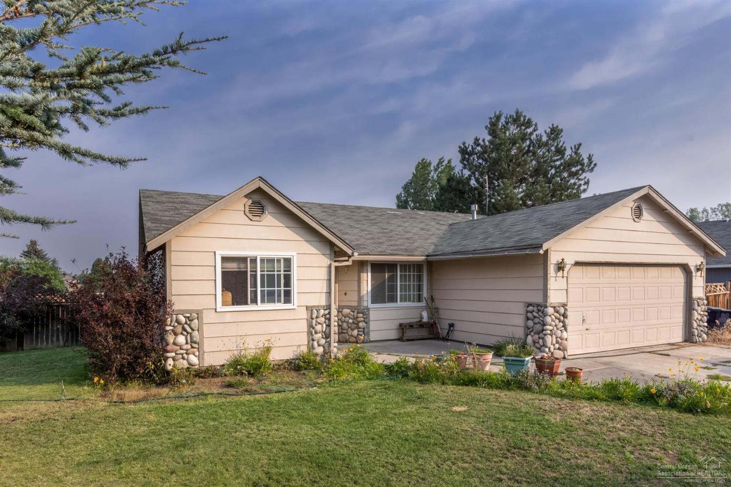 20726 Gallop Road Bend, OR 97701 - Photo 1 of 19 Primary Photo