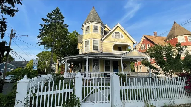 $2,300 | 118 Ellsworth Street, Bridgeport, CT 06605