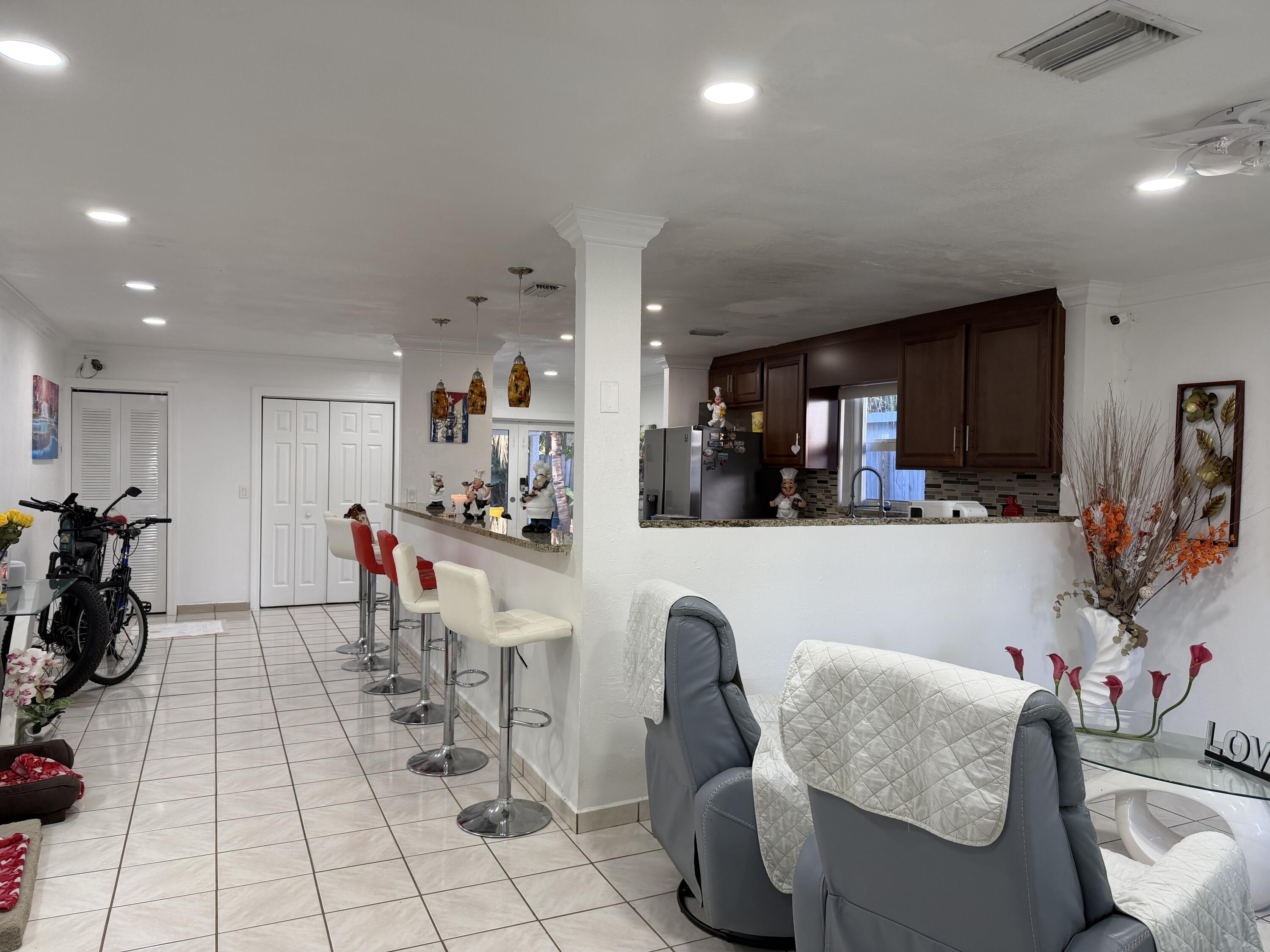814 Colonial Road West Palm Beach, FL 33405 - Photo 5 of 8 IMG_8256
