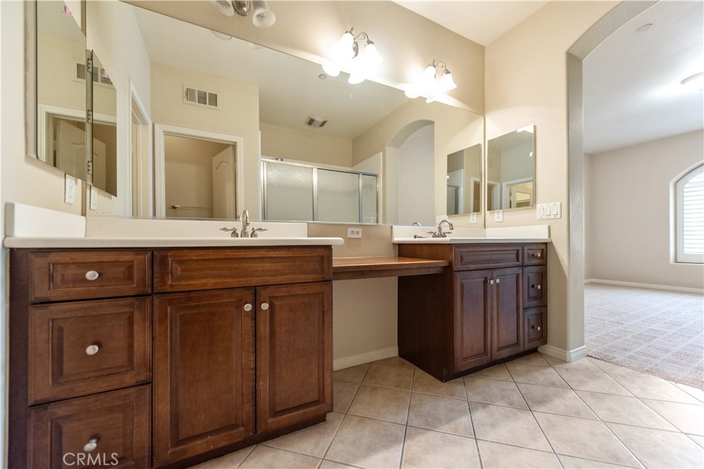 72 Shadowplay Irvine, CA 92620 - Photo 13 of 36