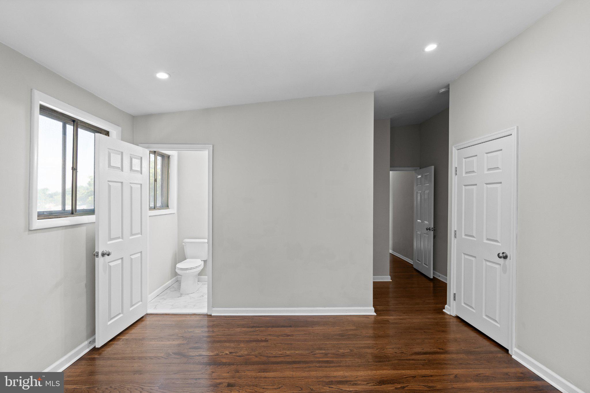 205 Juniper Road, Unit 288 Havertown, PA 19083 - Photo 16 of 28 Spacious room with natural light.