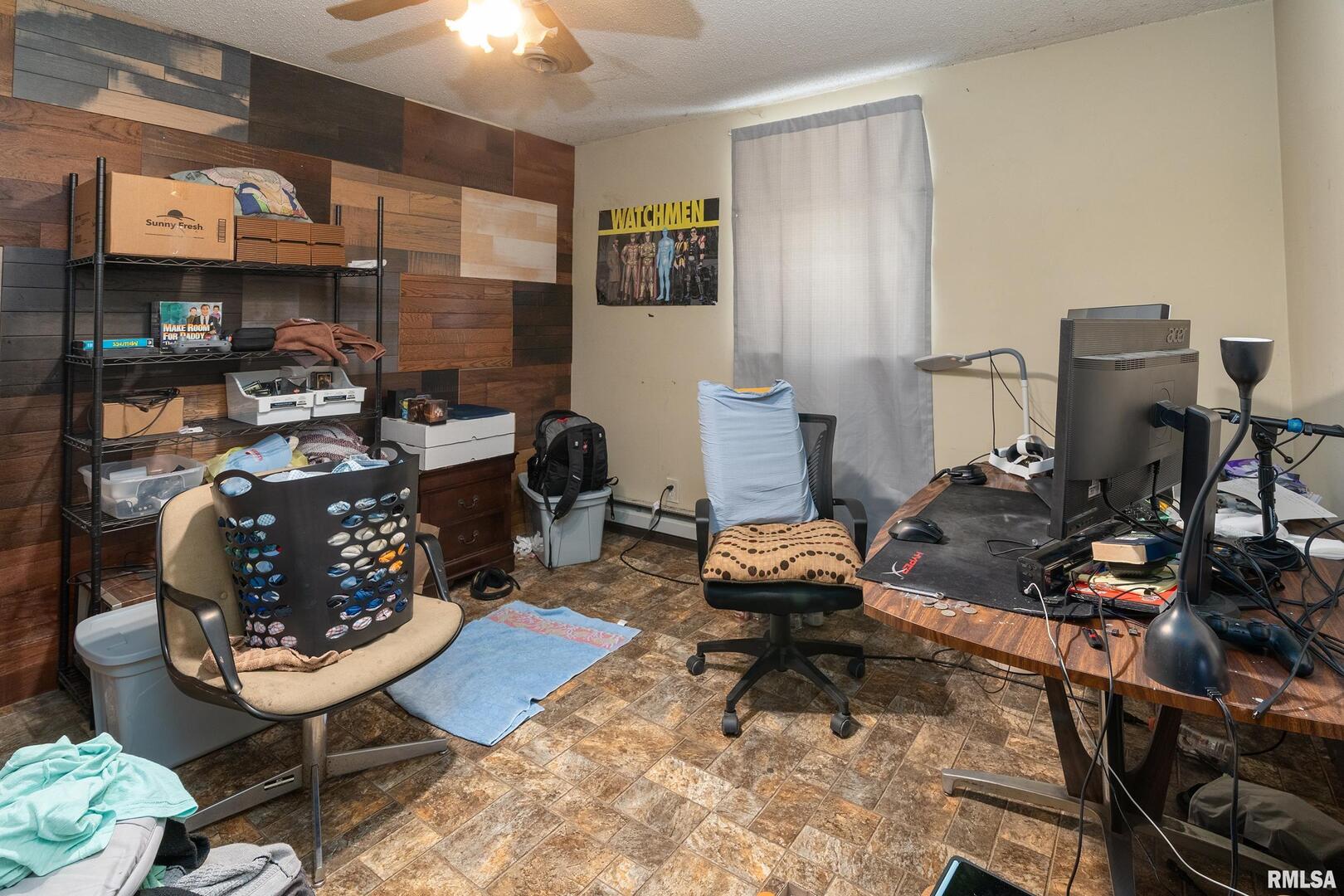 10543 Highway 149 Murphysboro, IL 62966 - Photo 50 of 54 a room with musical instruments