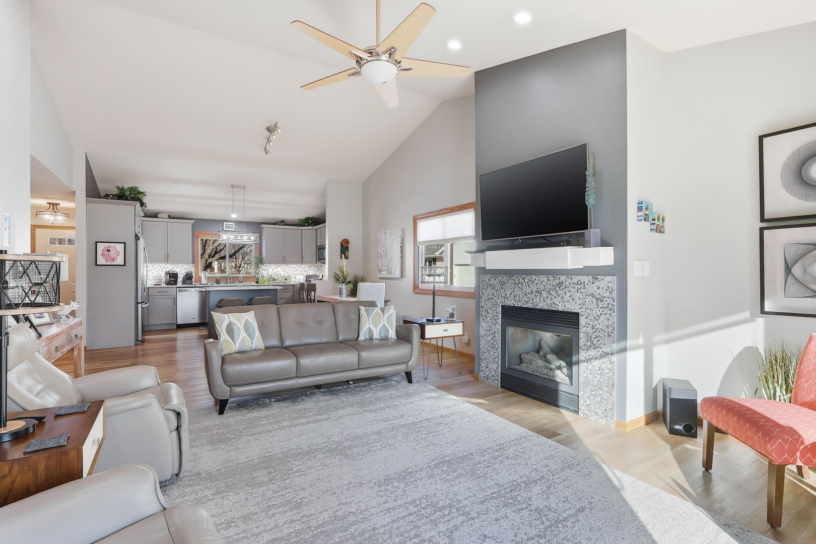 3041 55th St Drive Moline, IL 61265 - Photo 13 of 34