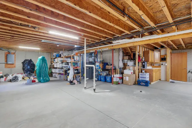 $284,000 | 3041 55th St Drive, Moline, IL 61265