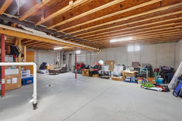 $284,000 | 3041 55th St Drive, Moline, IL 61265