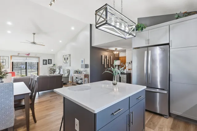 $284,000 | 3041 55th St Drive, Moline, IL 61265