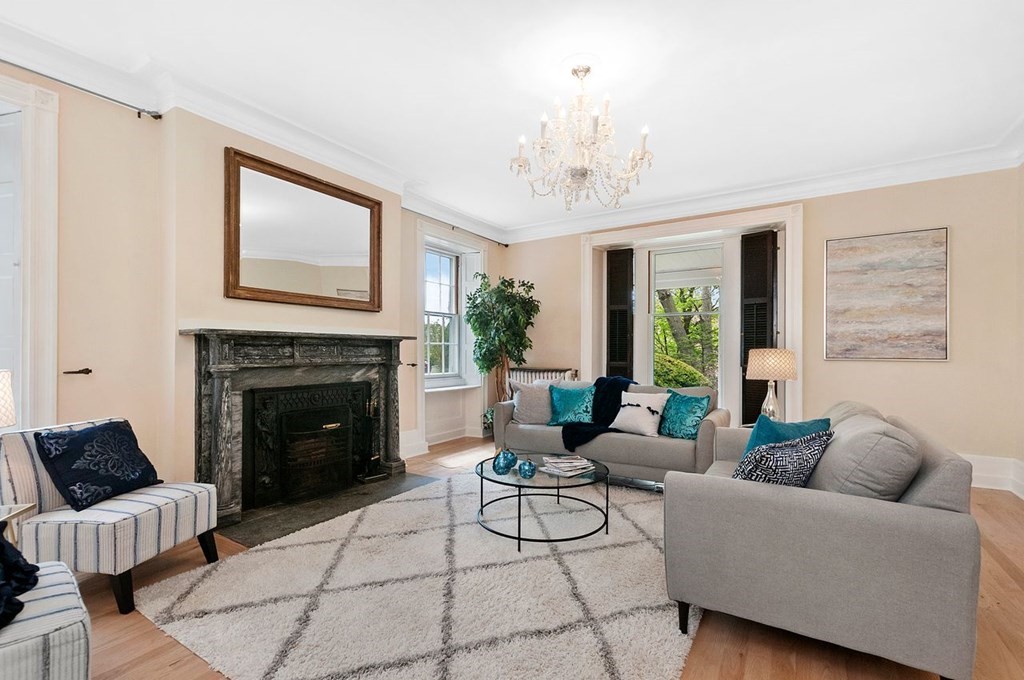 2 Wellington Terrace, Unit 2 Brookline, MA 02445 - Photo 2 of 11