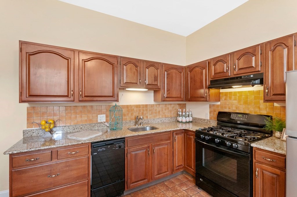 2 Wellington Terrace, Unit 2 Brookline, MA 02445 - Photo 5 of 11