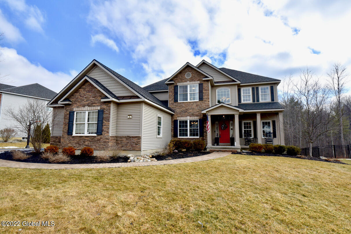 15 Tipperary Way Clifton Park, NY 12019 - Photo 1 of 69 3