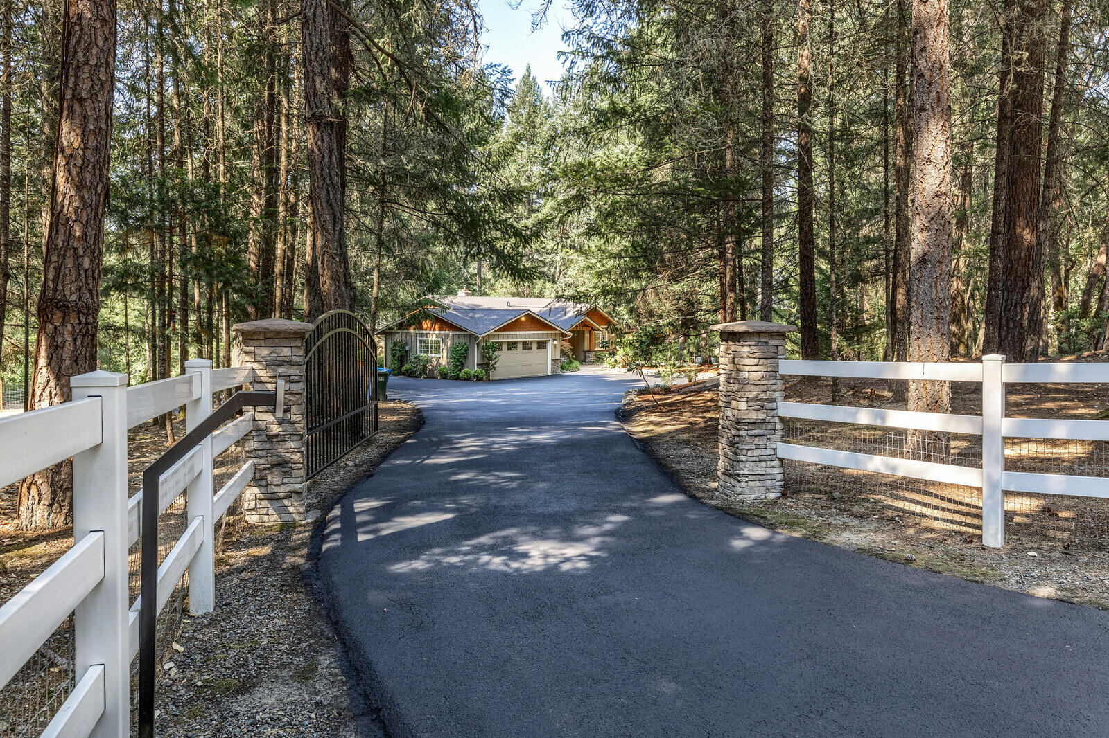 8769 North Applegate Road Grants Pass, OR 97527 - Photo 41 of 54 01_NA_1_mls