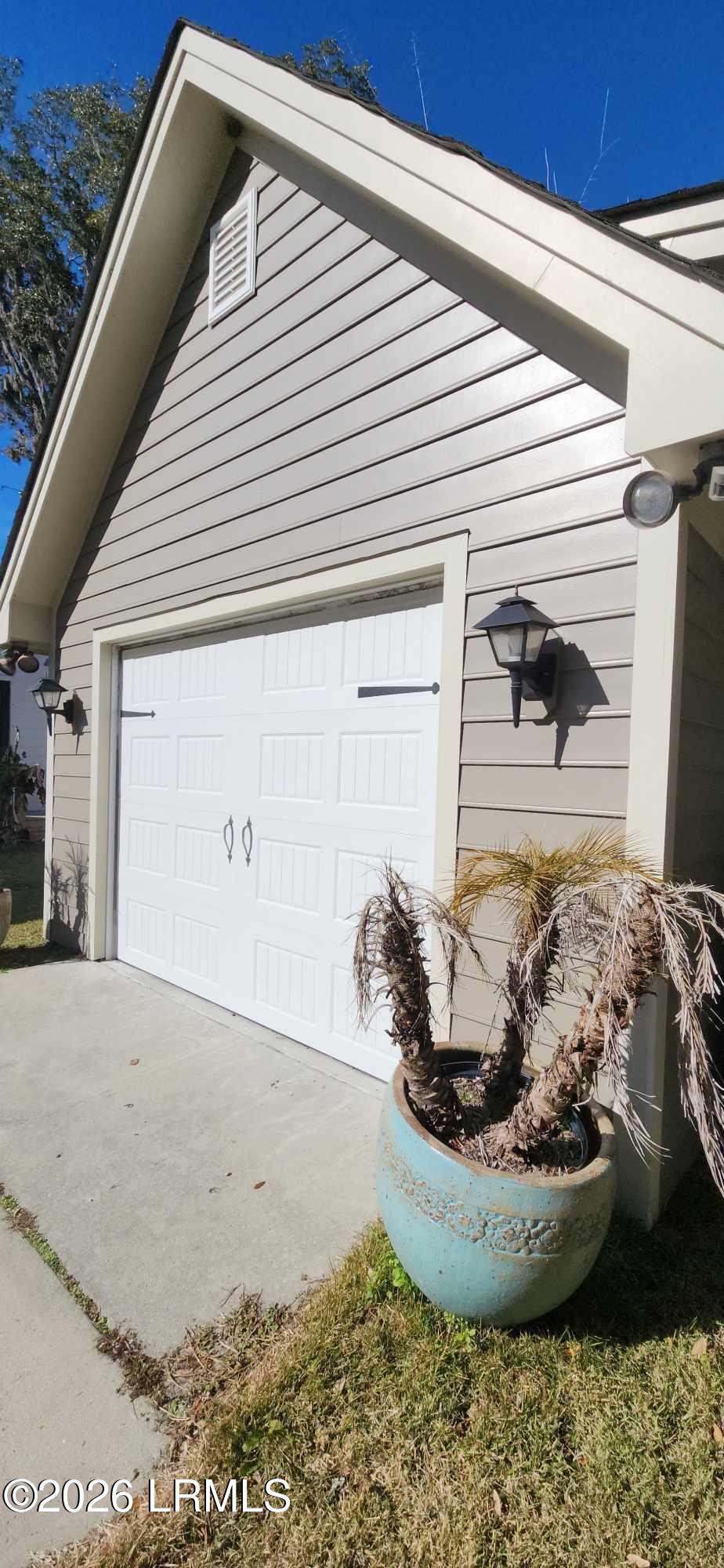 920 10th Street Port Royal, SC 29935 - Photo 29 of 32 474854760_2165803470506983_2754027073447