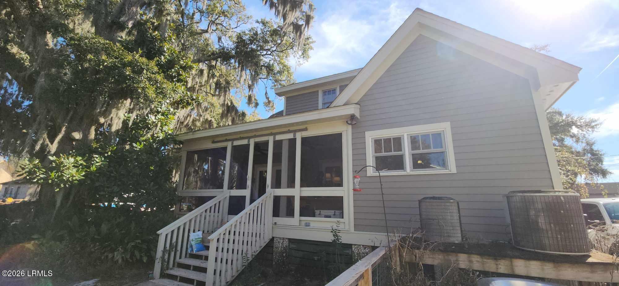 920 10th Street Port Royal, SC 29935 - Photo 5 of 32 474825299_1774157910007824_2463364958728
