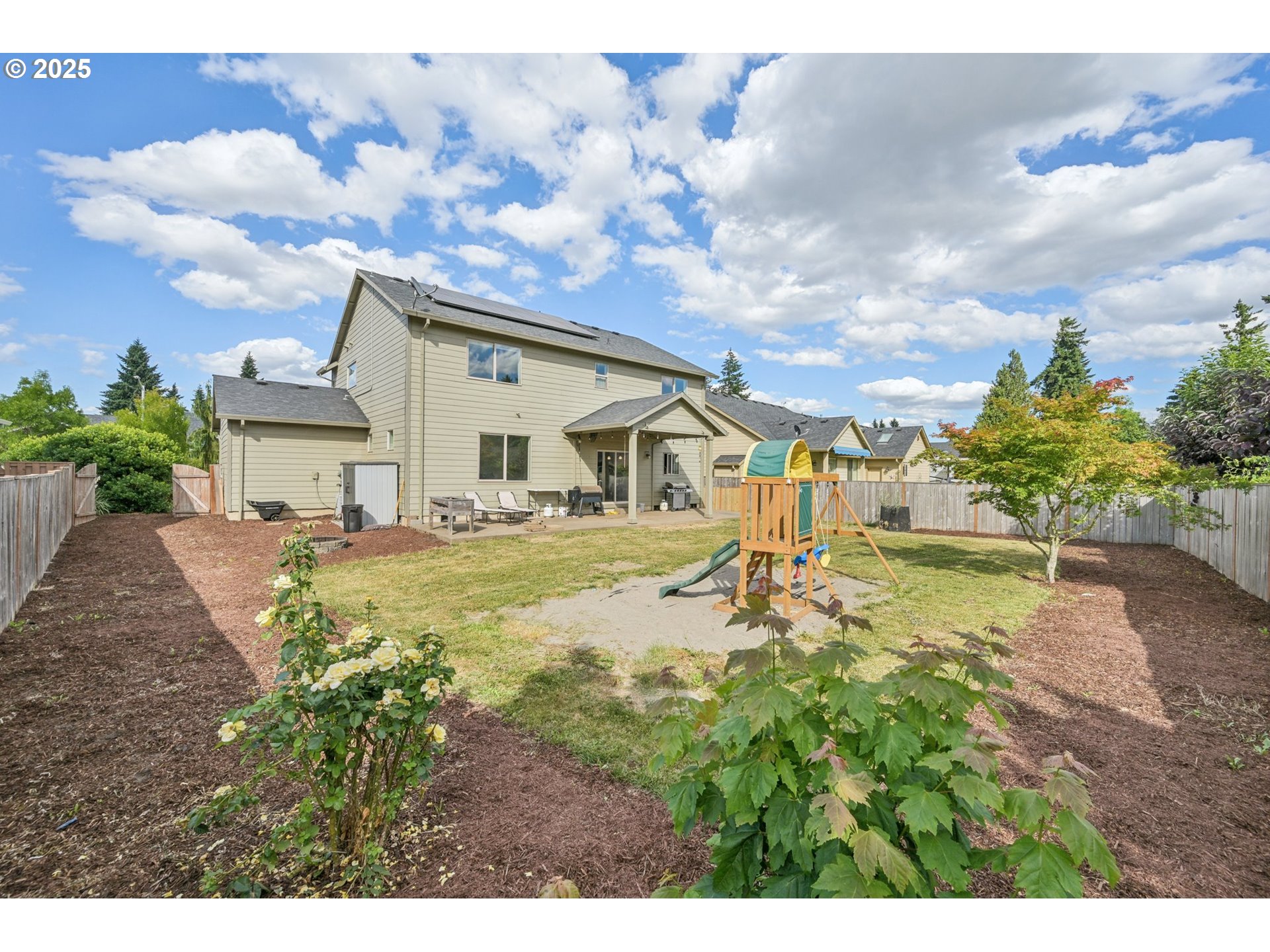 2174 A Street Hubbard, OR 97032 - Photo 27 of 30 a house with swimming pool in front of it