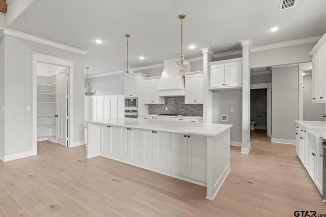 $589,900 | 13996 Cedar Vista Lane, Tyler, TX 75704