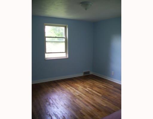 112 Hillendale Road Pittsburgh, PA 15237 - Photo 5 of 13 Master Bedroom.