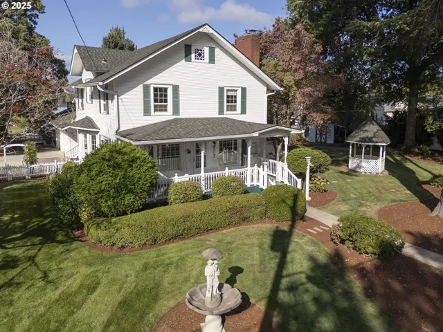 $924,900 | 803 North Main Avenue, Ridgefield, WA 98642