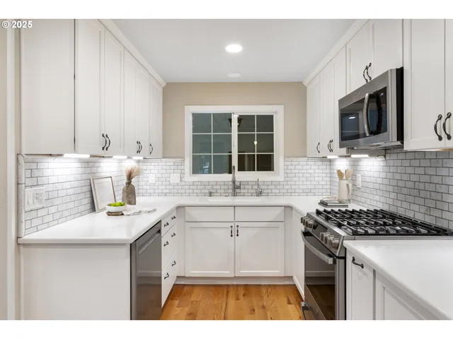 $924,900 | 803 North Main Avenue, Ridgefield, WA 98642