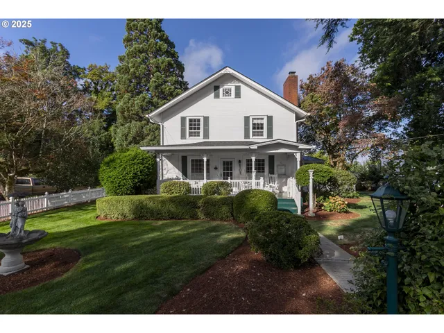 $924,900 | 803 North Main Avenue, Ridgefield, WA 98642