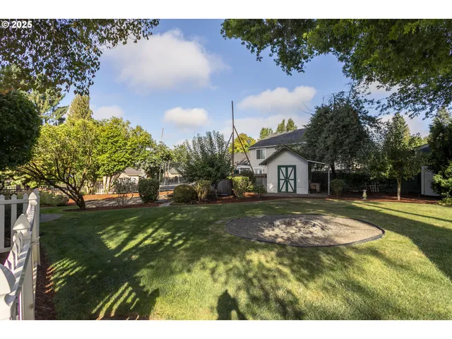 $924,900 | 803 North Main Avenue, Ridgefield, WA 98642