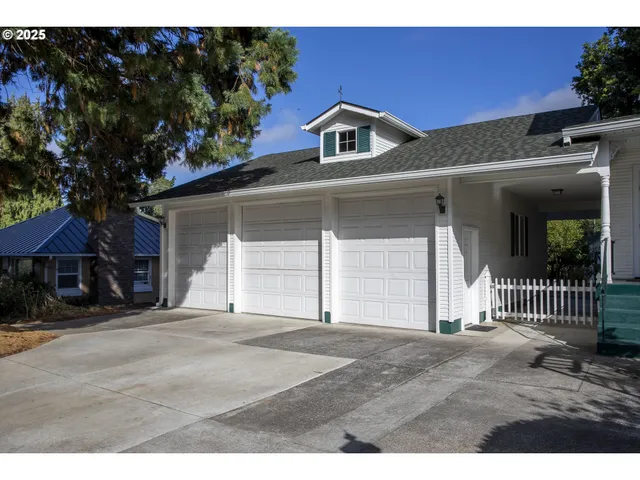 $924,900 | 803 North Main Avenue, Ridgefield, WA 98642