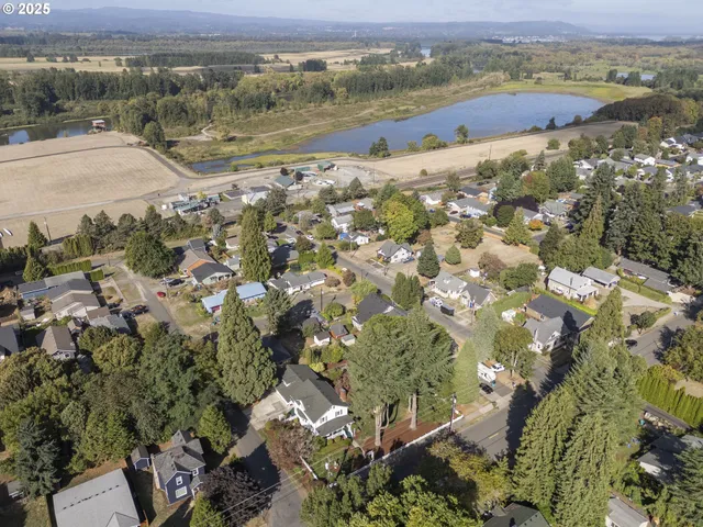 $924,900 | 803 North Main Avenue, Ridgefield, WA 98642