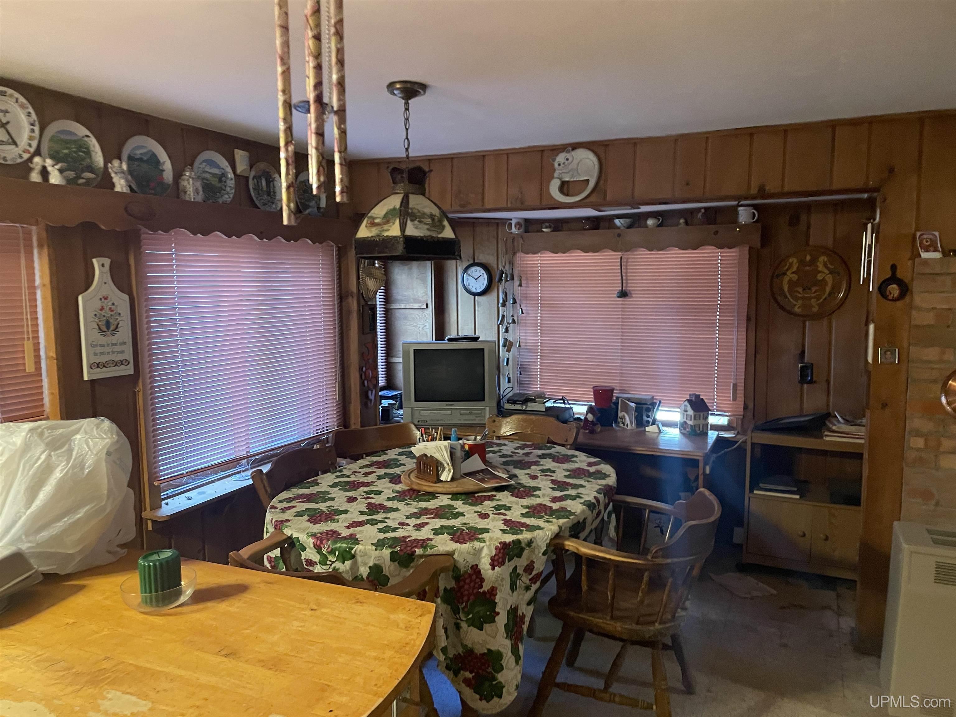 W11115 White Birch Road Dunbar, WI 54119 - Photo 3 of 22 Gallery Image 3