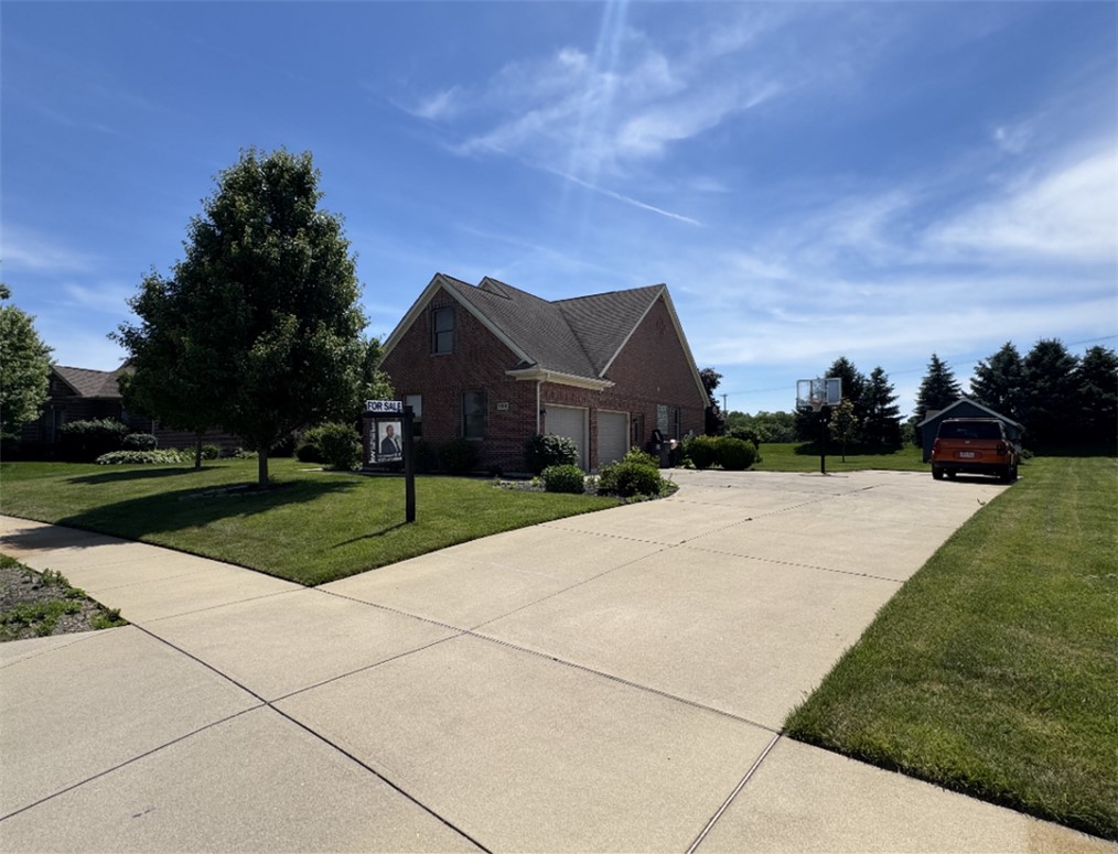 738 Governors Road Troy, OH 45373 - Photo 2 of 32