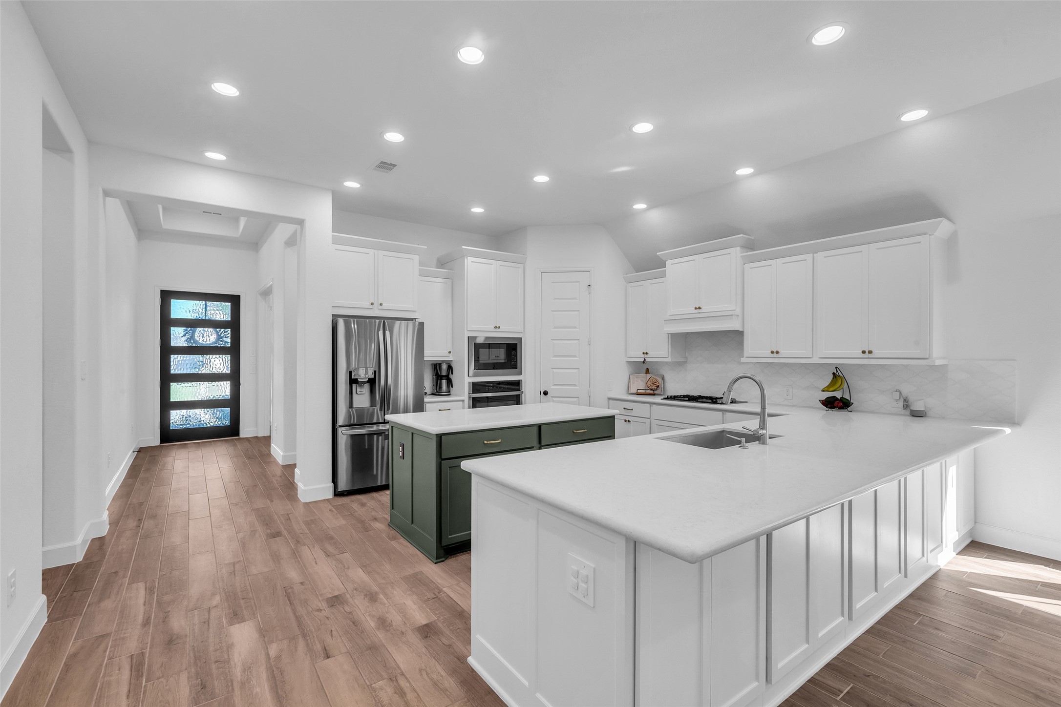 828 Coleto Run Conroe, TX 77304 - Photo 5 of 44