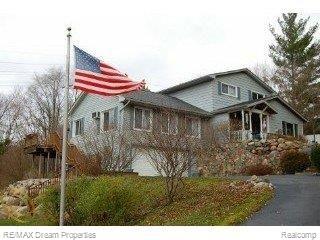 2937 East Buno Road Milford, MI 48381 - Photo 1 of 25 2937 E Buno Road