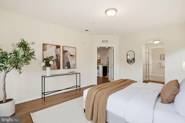 $320,000 | 6490 Calverton Drive, Unit 304, Frederick, MD 21703