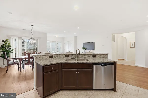 $320,000 | 6490 Calverton Drive, Unit 304, Frederick, MD 21703