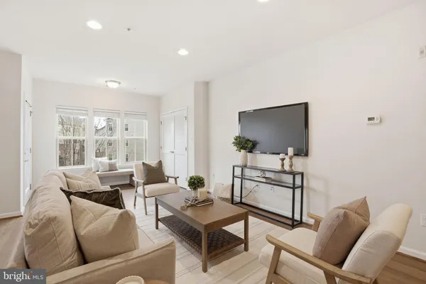 $320,000 | 6490 Calverton Drive, Unit 304, Frederick, MD 21703