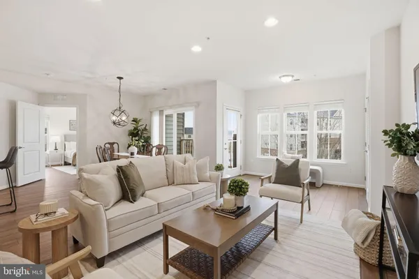 $320,000 | 6490 Calverton Drive, Unit 304, Frederick, MD 21703