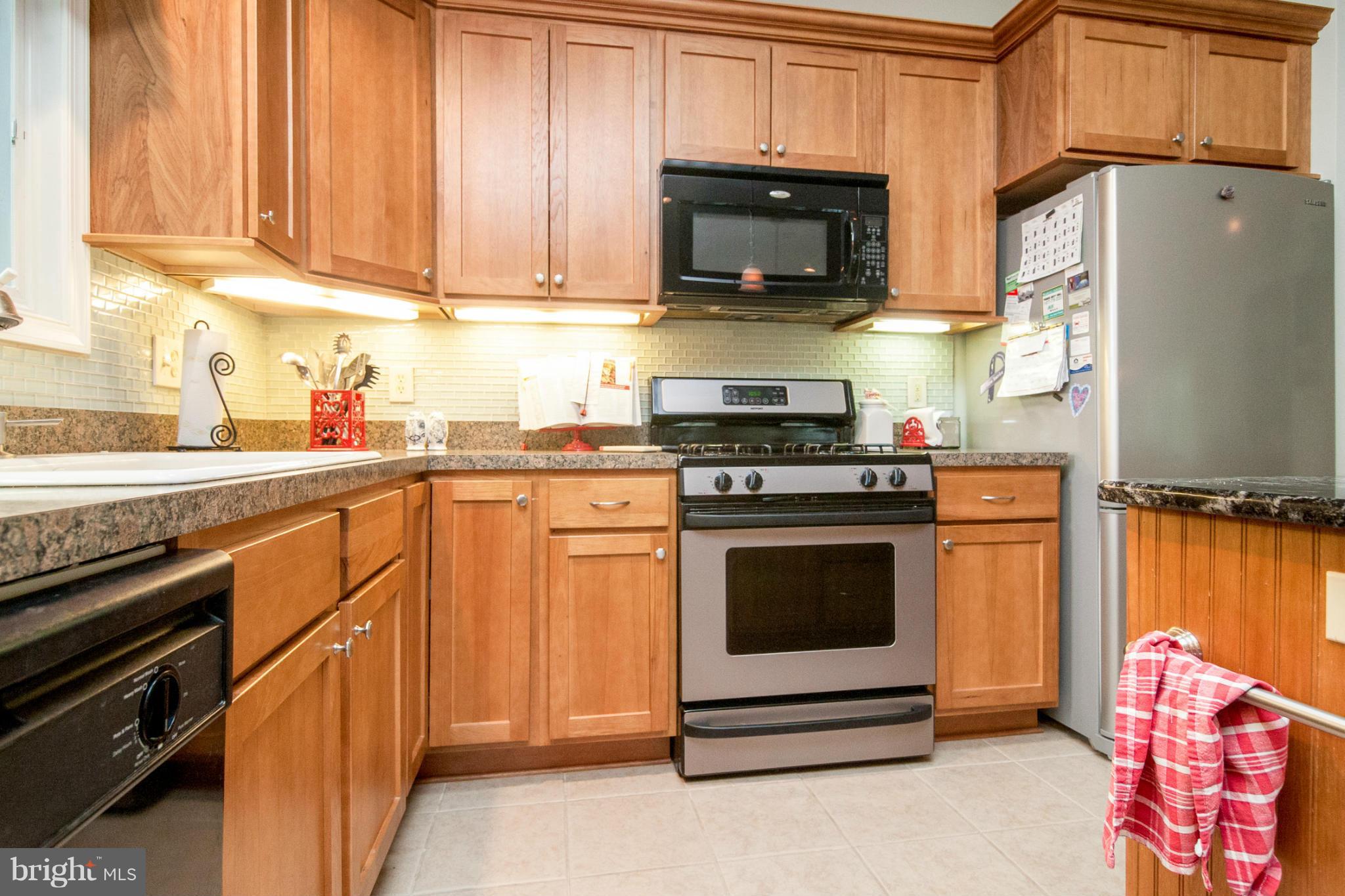 838 Sue Grove Road Baltimore, MD 21221 - Photo 14 of 30 Kitchen