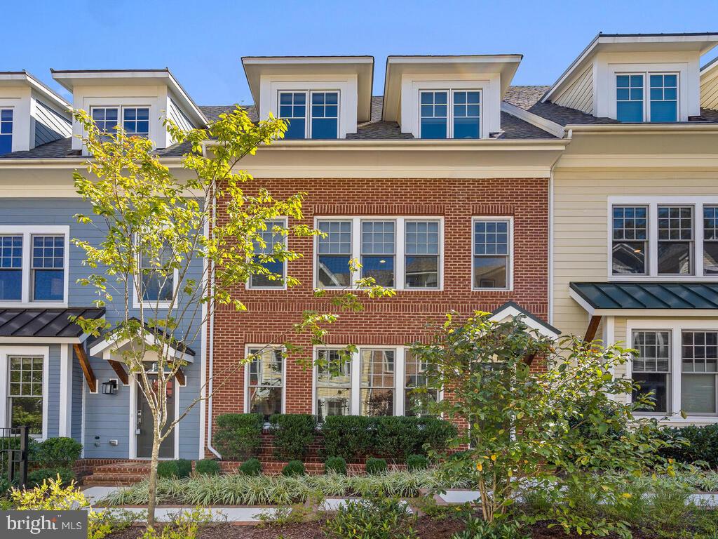42 Ellsworth Heights Street Silver Spring, MD 20910 - Photo 1 of 67 Gallery Image 1