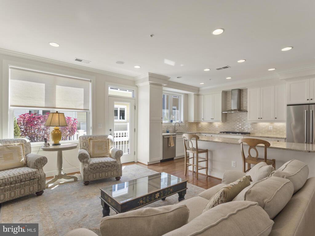 42 Ellsworth Heights Street Silver Spring, MD 20910 - Photo 2 of 67 Gallery Image 2