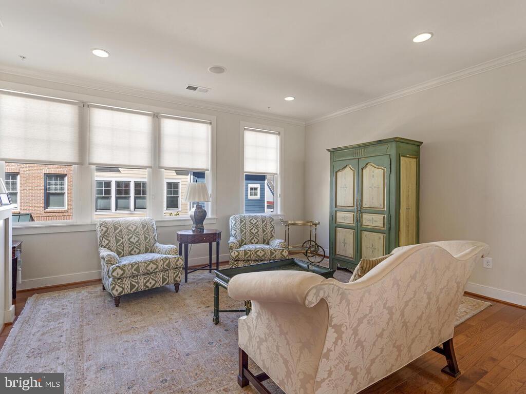 42 Ellsworth Heights Street Silver Spring, MD 20910 - Photo 13 of 67 Gallery Image 13