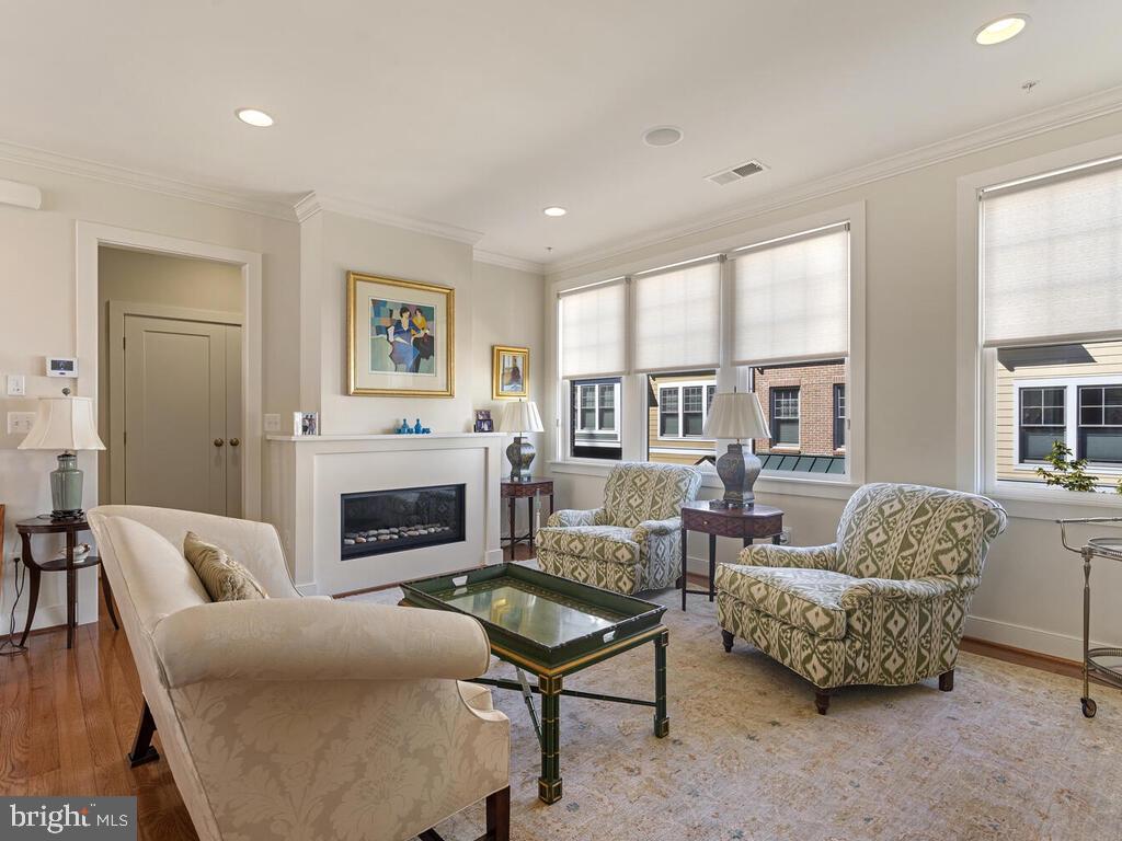 42 Ellsworth Heights Street Silver Spring, MD 20910 - Photo 14 of 67 Gallery Image 14