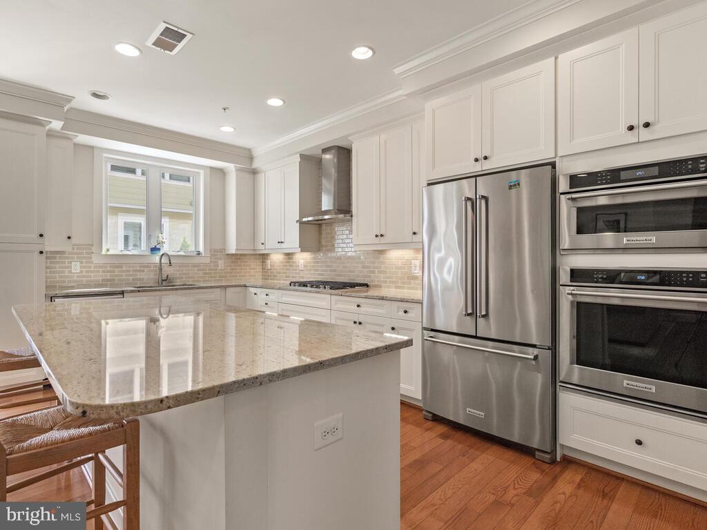 42 Ellsworth Heights Street Silver Spring, MD 20910 - Photo 3 of 67 Gallery Image 3