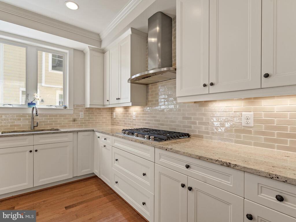 42 Ellsworth Heights Street Silver Spring, MD 20910 - Photo 4 of 67 Gallery Image 4