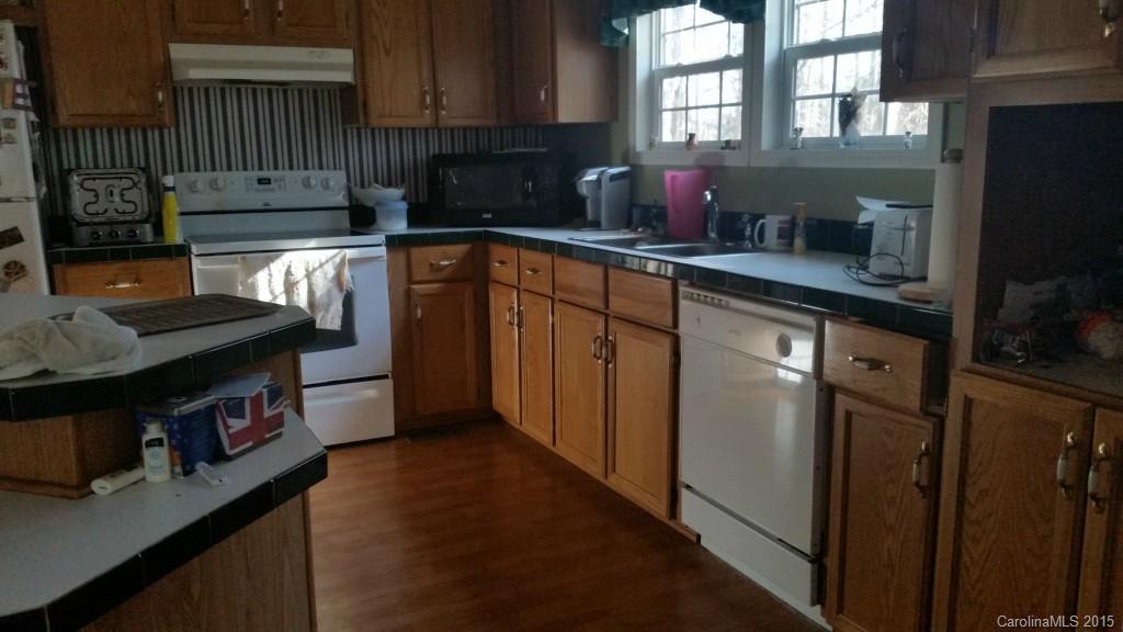 7066 Henry Harris Road Lancaster, SC 29720 - Photo 5 of 18 Gallery Image 5