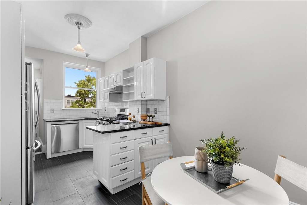 9 Verndale Street, Unit 2 Brookline, MA 02446 - Photo 13 of 39