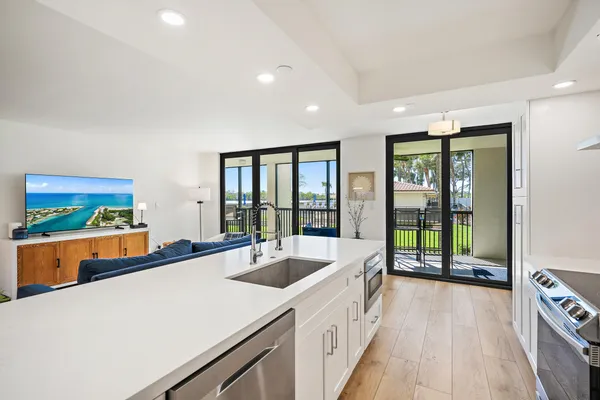 $875,000 | 1000 North Us Highway, Unit BE103, Jupiter, FL 33477