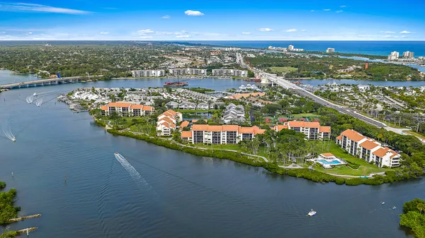 $875,000 | 1000 North Us Highway, Unit BE103, Jupiter, FL 33477
