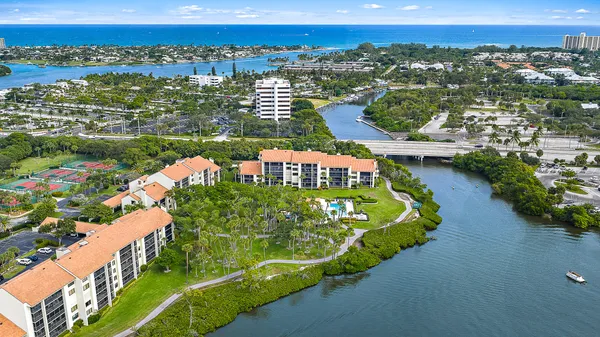 $875,000 | 1000 North Us Highway, Unit BE103, Jupiter, FL 33477